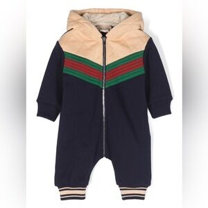 Brand New With tags Gucci Baby Hooded Jumpsuit 9–12m  Navy/Beige Zip